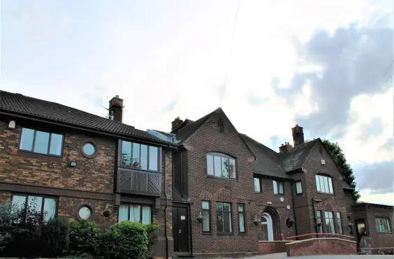 Redbrick Court - outside view of care home